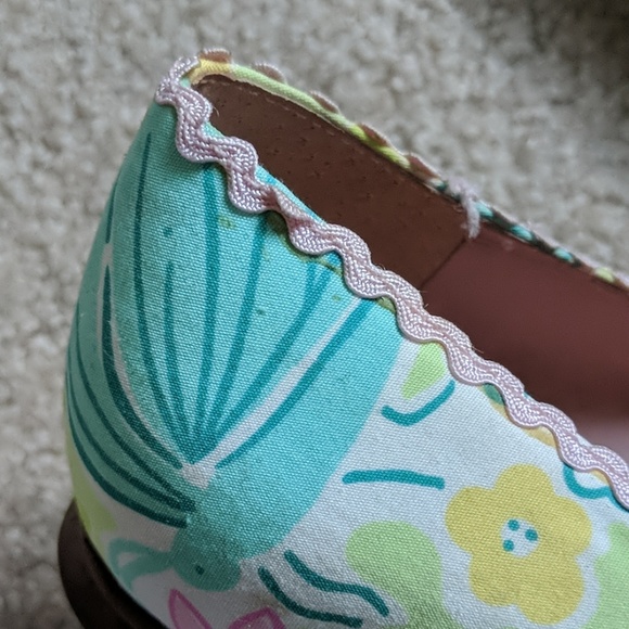 Lilly Pulitzer Flats - Picture 2 of 7